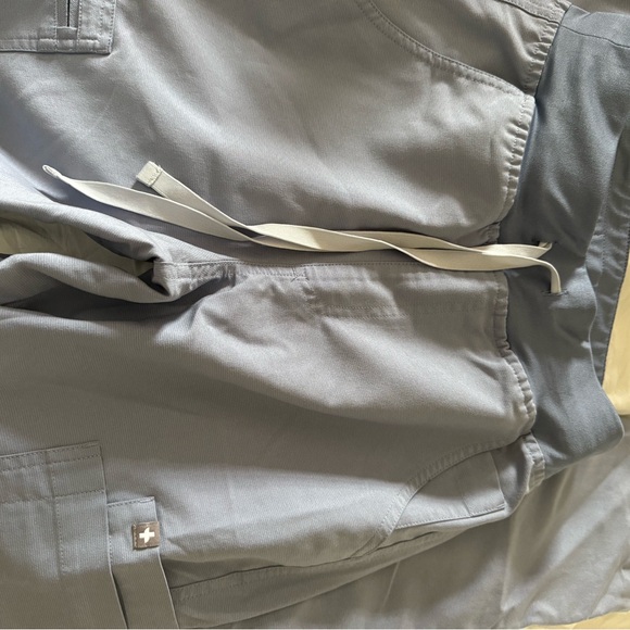 Figs vapor blue scrub set - Picture 4 of 4